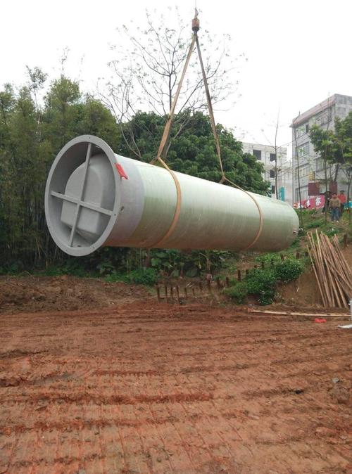 一體化泵站安裝現(xiàn)場